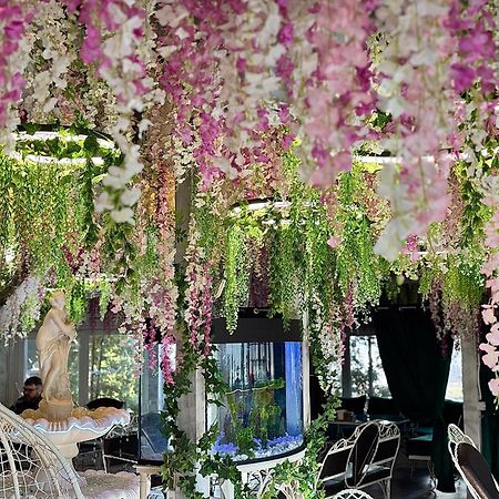 Viktoriya Family Hotel Restaurant Complex キエフ エクステリア 写真